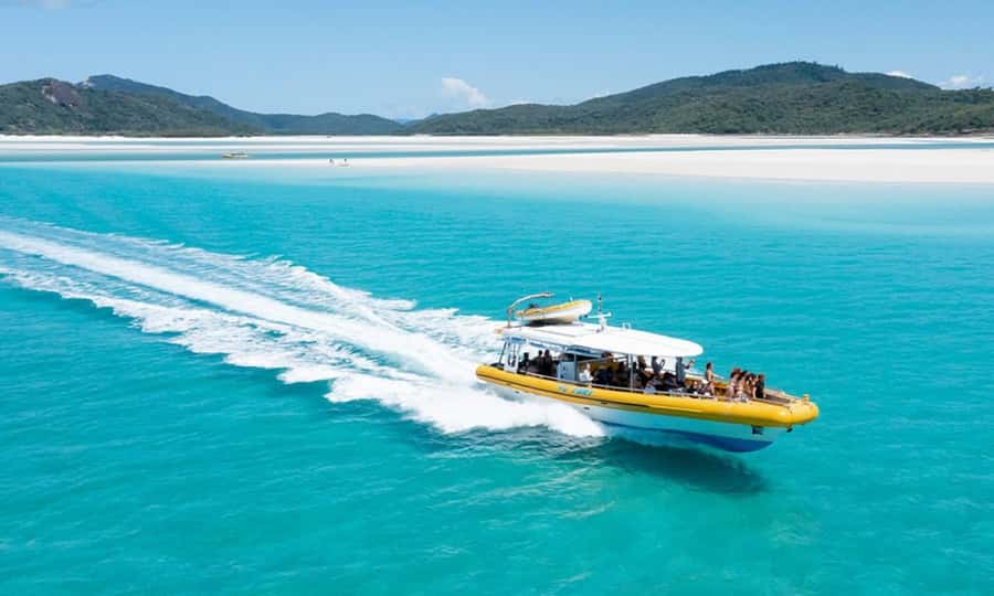 Whitsunday: Whitsunday Islands Tour with Snorkeling & Lunch - A fast start from Coral Sea Marina