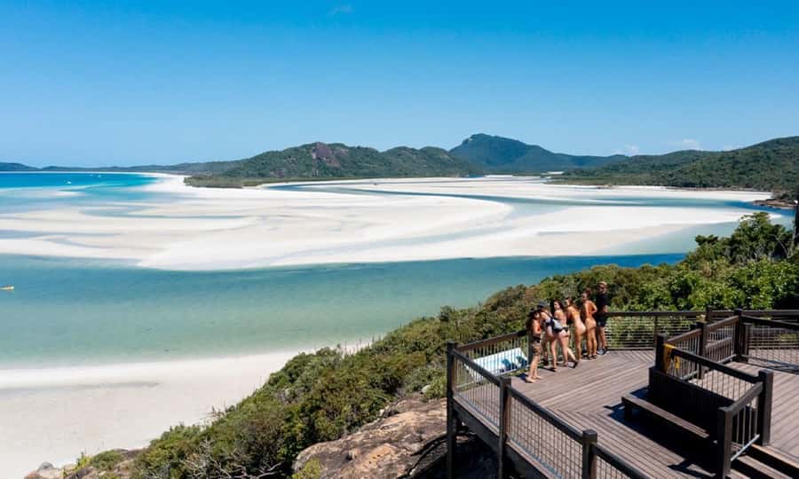 Whitsunday: Whitsunday Islands Tour with Snorkeling & Lunch - Snorkeling the Whitsunday reef