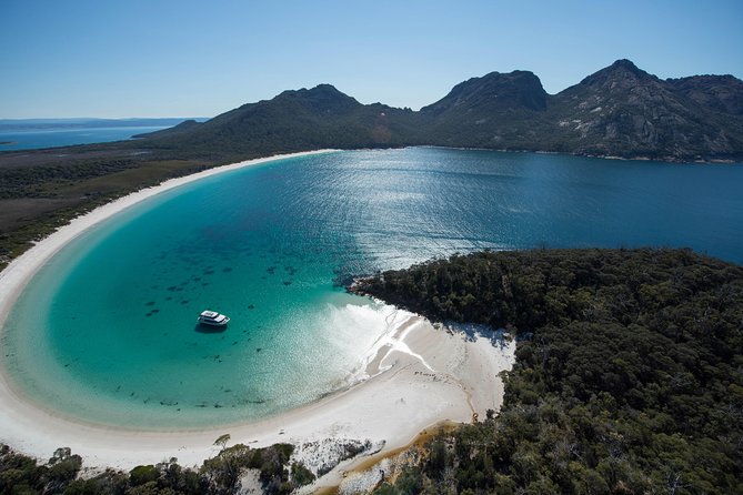 Wineglass Bay Cruise from Coles Bay - Seeing Freycinet from the sea