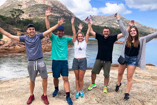 Wineglass Bay & Freycinet NP Full Day Tour from Hobart via Richmond Village - Seafood, pizza, and wine at Freycinet Marine Farm and Devil’s Corner