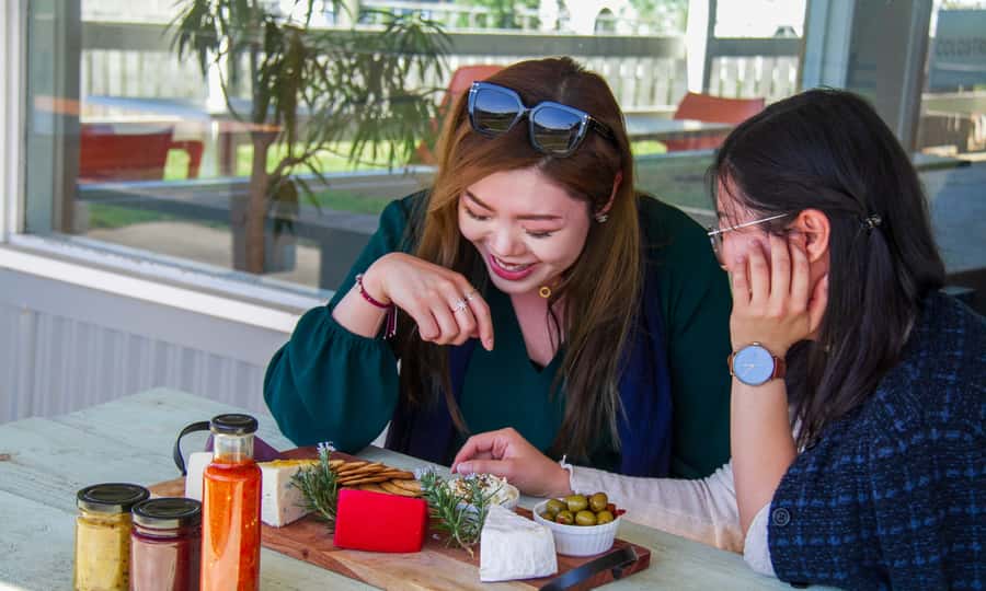 Yarra Valley Full Day Grazing Tour: Gin, Wine, Pizza, Cheese - Gin and pizza at Stag Lane