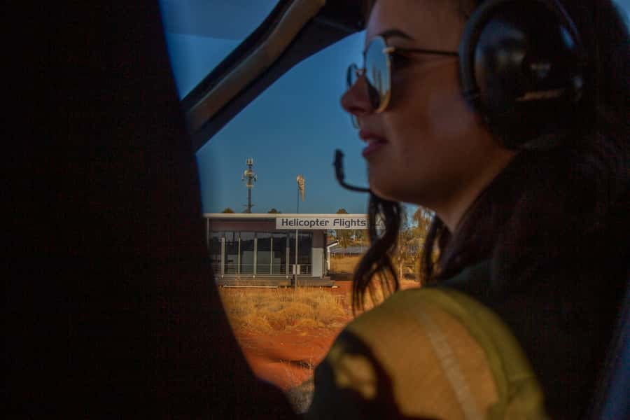 Yulara: Uluru & Kata Tjuta 25-Minute Helicopter Experience - Photography and the passenger experience