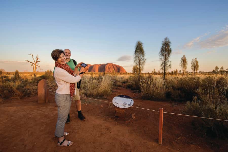 Yulara: Uluru Sunrise and Kata Tjuta Day Trip by Bus - The road west to Kata Tjuta