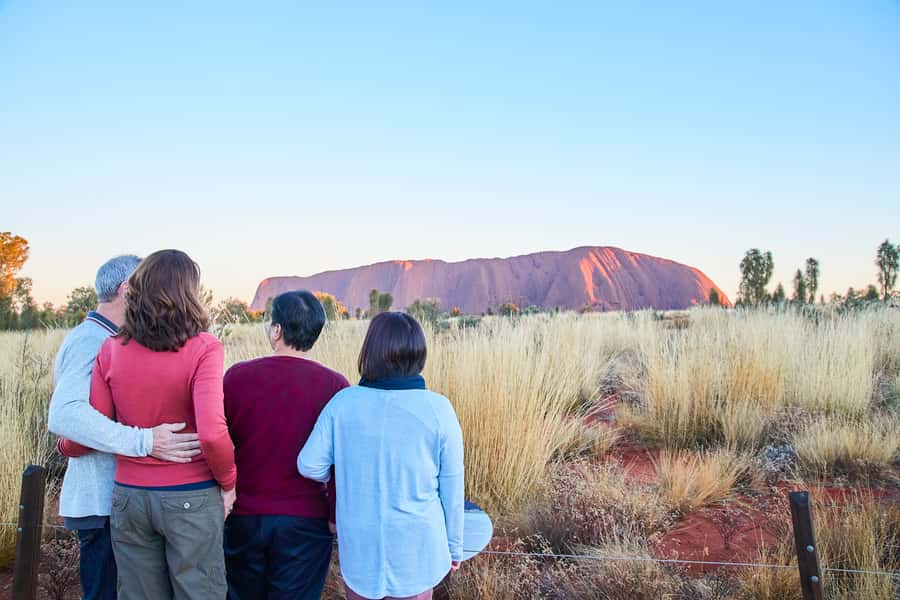 Yulara: Uluru Sunrise and Kata Tjuta Day Trip by Bus - The guides make the morning more than a transfer